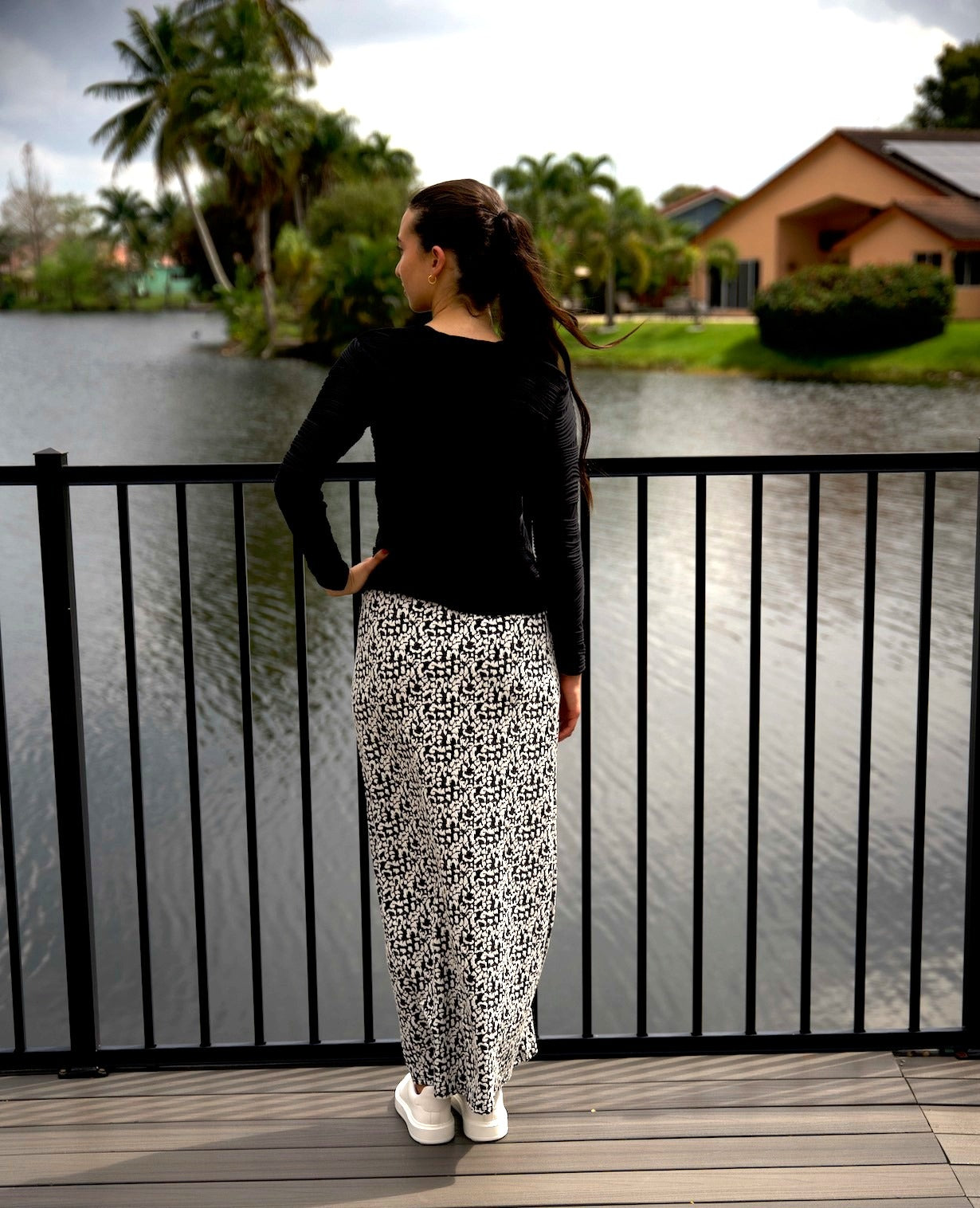 Modest Top Black Waves Plus Size image 2