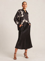 Chic Satin Long-Sleeve Blouse – Black Print